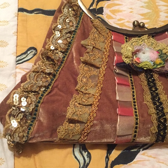 Velvet Purse - Picture 2 of 8